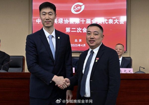 国元配资 王励勤督训国乒备战世乒赛，刘国梁寄语巴黎奥运包揽金牌轮到你了